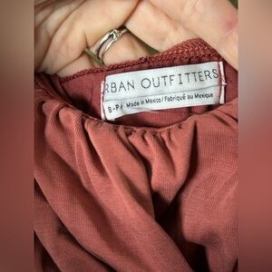 🔥 FINAL SALE 🔥
NWT URBAN OUTFITTERS RUCHED TOP PINK SMALL #23